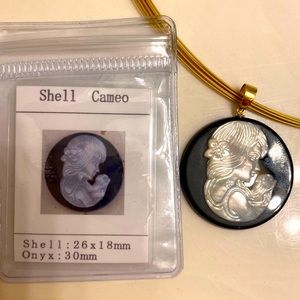 Pendant Cameo